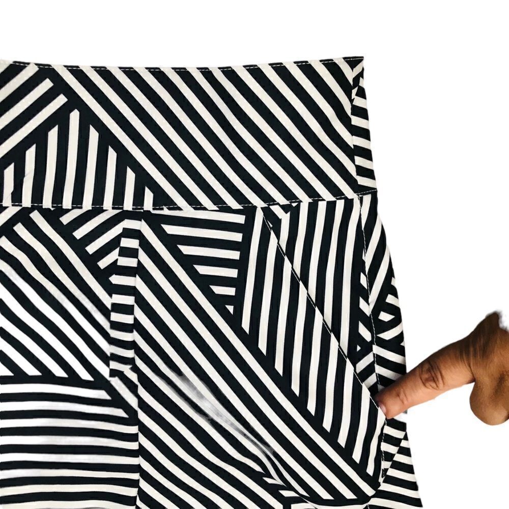 GGblue Luxe Skirt Skort Tennis Golf Geometric Print Bottom Flare Sz 16 NWOT - Picture 3 of 12